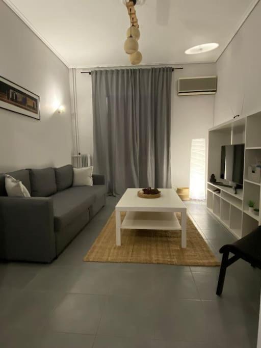 Elia'S Boutique Apartment Sparta Exterior photo