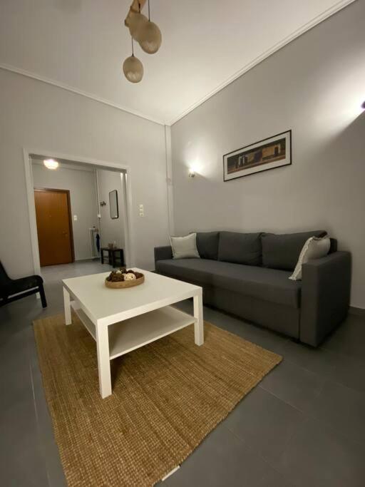 Elia'S Boutique Apartment Sparta Exterior photo